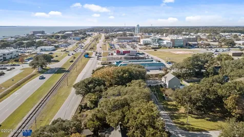 3413 Taylor Street Morehead City NC 28557
