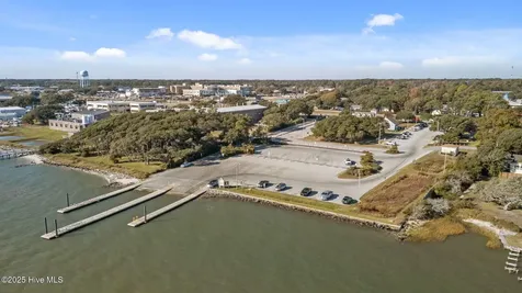 3413 Taylor Street Morehead City NC 28557