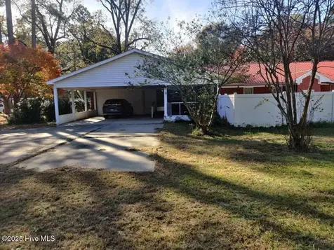 33 Gapway Road Fair Bluff NC 28439