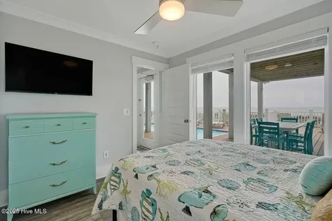 4005 E Beach Drive Oak Island NC 28465