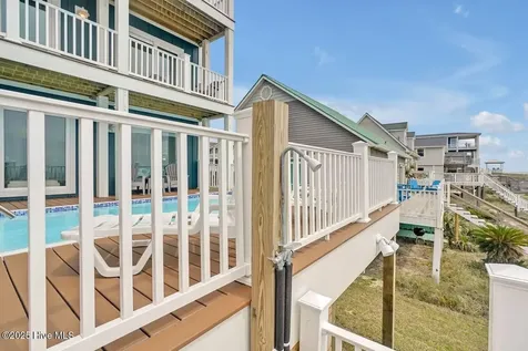 4005 E Beach Drive Oak Island NC 28465