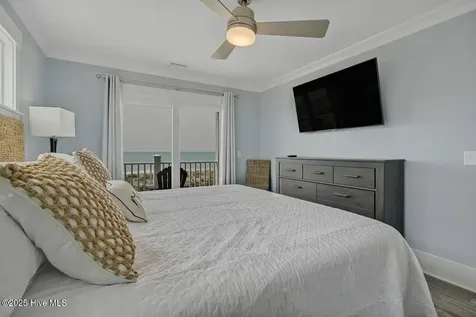 4005 E Beach Drive Oak Island NC 28465