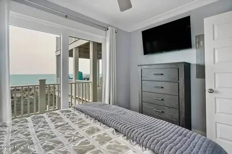 4005 E Beach Drive Oak Island NC 28465