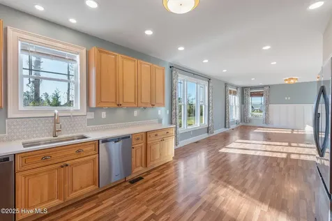 306 Joan Court Beaufort NC 28516