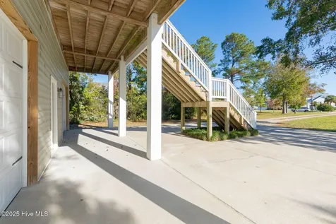 306 Joan Court Beaufort NC 28516