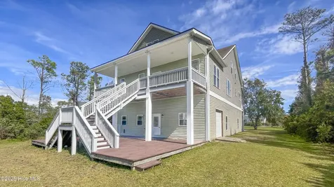 306 Joan Court Beaufort NC 28516
