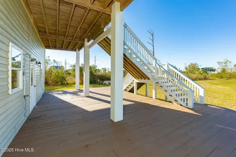 306 Joan Court Beaufort NC 28516