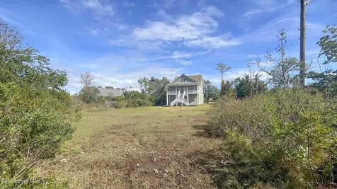 306 Joan Court Beaufort NC 28516