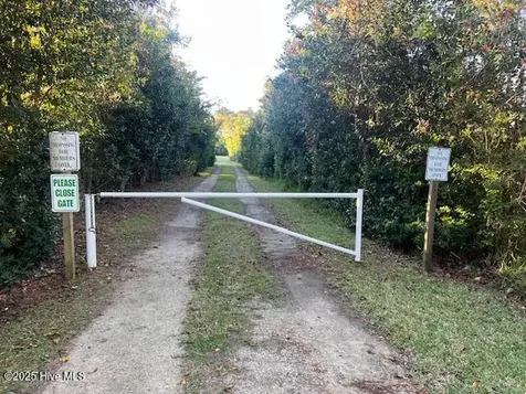 306 Joan Court Beaufort NC 28516