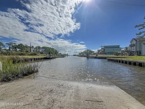 306 Joan Court Beaufort NC 28516