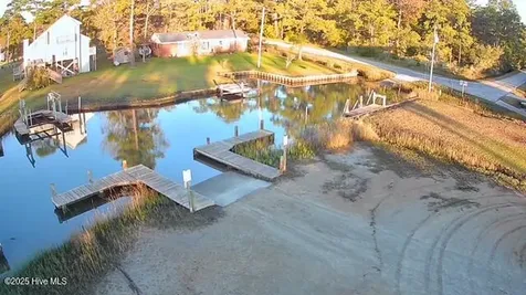 306 Joan Court Beaufort NC 28516