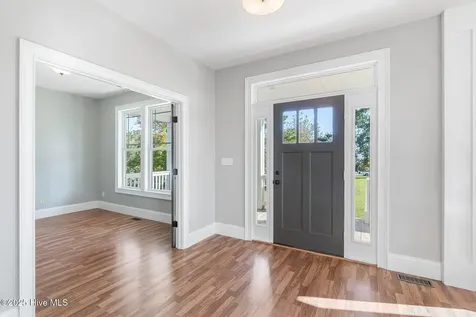 306 Joan Court Beaufort NC 28516