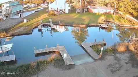 306 Joan Court Beaufort NC 28516