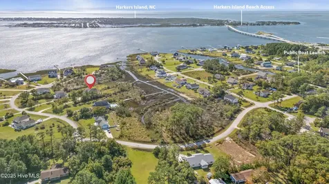 306 Joan Court Beaufort NC 28516