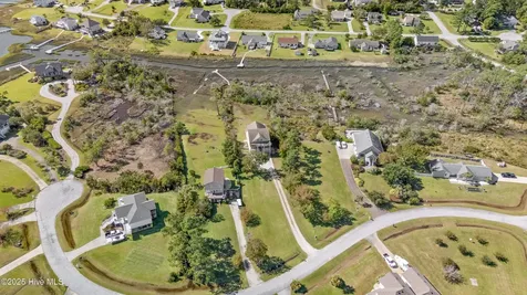 306 Joan Court Beaufort NC 28516