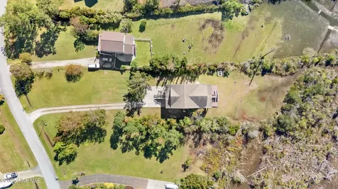 306 Joan Court Beaufort NC 28516