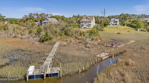 306 Joan Court Beaufort NC 28516