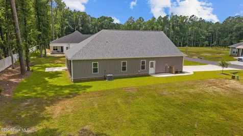 12 Paddington Way Trent Woods NC 28562