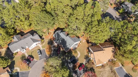 1302 Chancery Court Aberdeen NC 28315