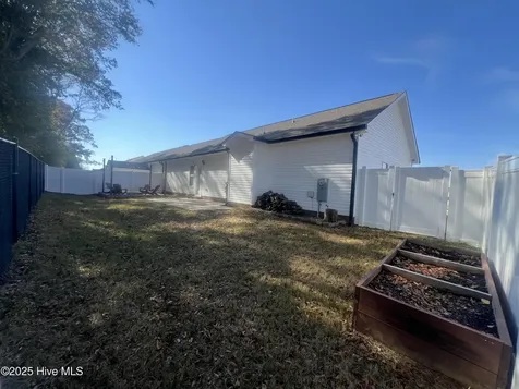 35 Kevior Avenue Four Oaks NC 27524
