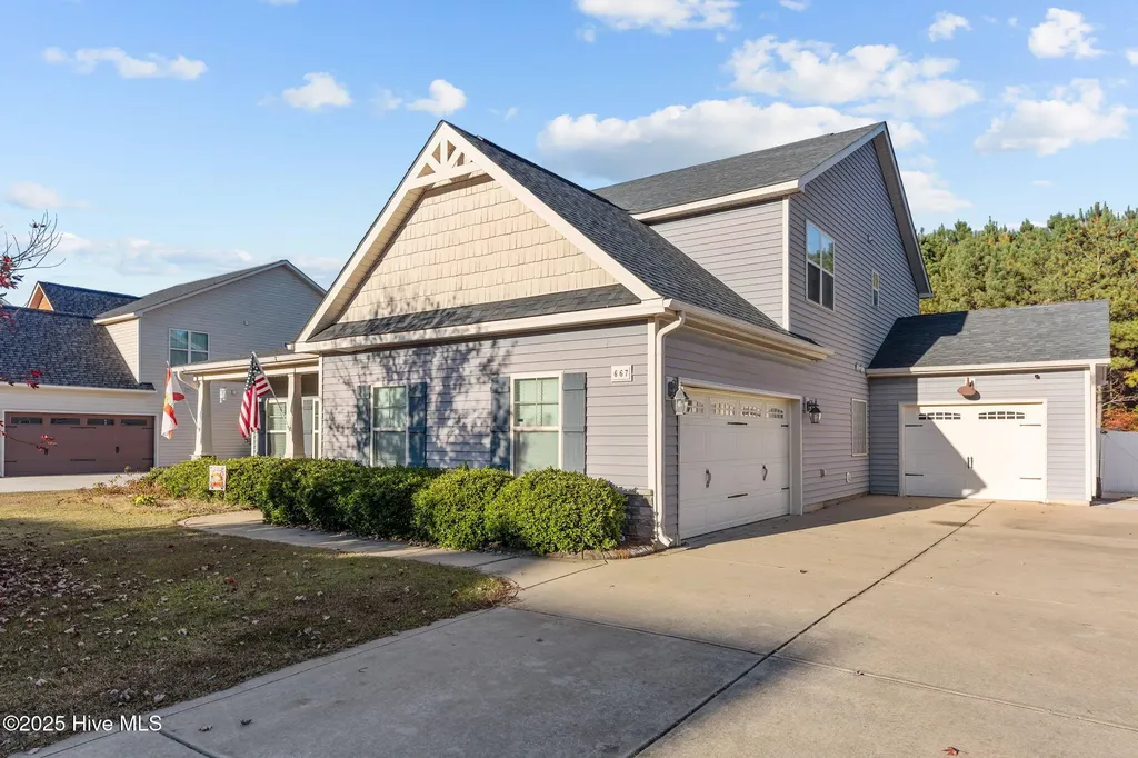 667 Saint Johns Loop Raeford NC 28376