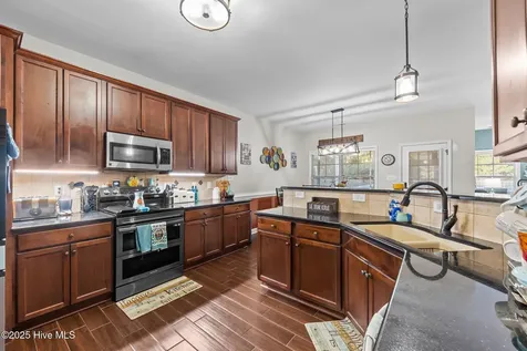 667 Saint Johns Loop Raeford NC 28376