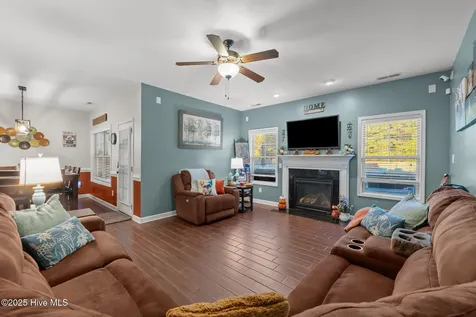 667 Saint Johns Loop Raeford NC 28376