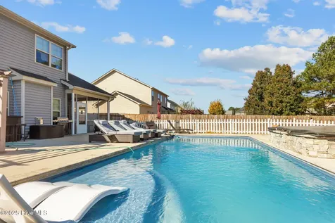 667 Saint Johns Loop Raeford NC 28376