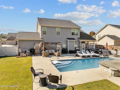 667 Saint Johns Loop Raeford NC 28376