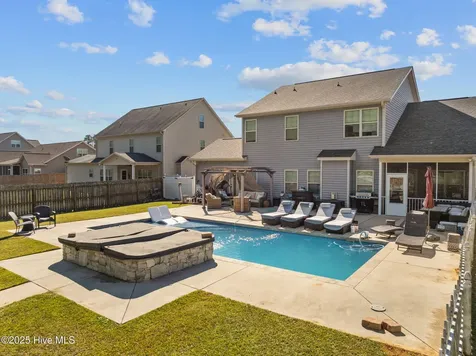 667 Saint Johns Loop Raeford NC 28376