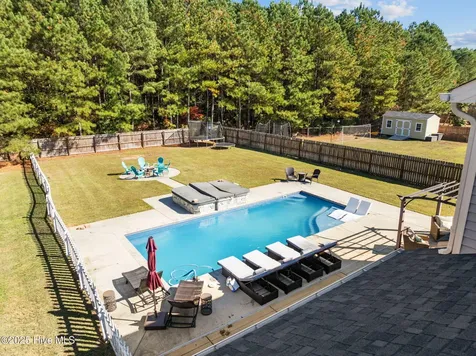 667 Saint Johns Loop Raeford NC 28376
