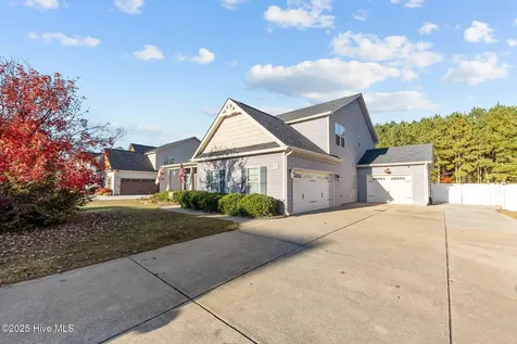 667 Saint Johns Loop Raeford NC 28376