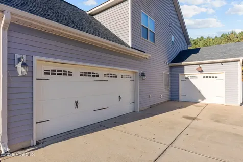 667 Saint Johns Loop Raeford NC 28376