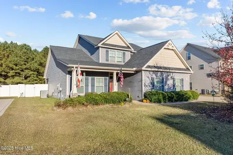 667 Saint Johns Loop Raeford NC 28376