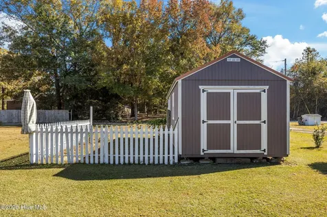 758 Wetherington Landing Road Stella NC 28582