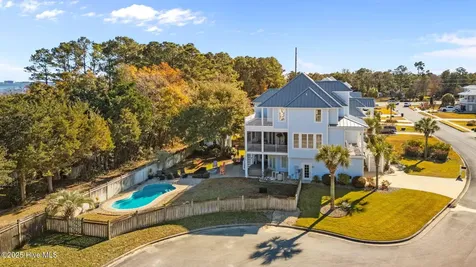 106 Key West Lane Newport NC 28570