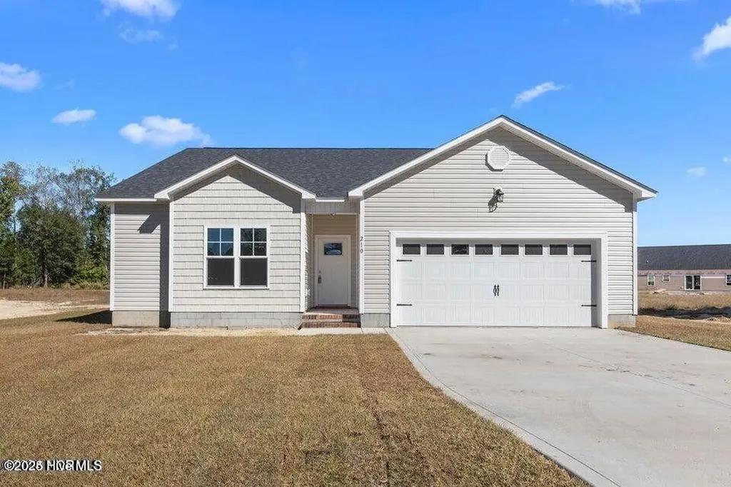 318 E Theriault Court Jacksonville NC 28540