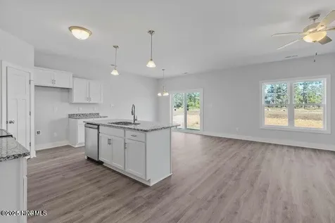 318 E Theriault Court Jacksonville NC 28540