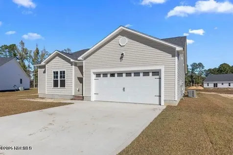 318 E Theriault Court Jacksonville NC 28540