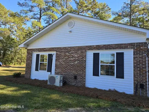 75 Pineland Woods Drive Whiteville NC 28472