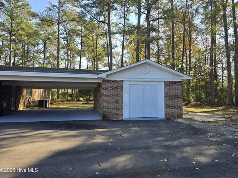 75 Pineland Woods Drive Whiteville NC 28472