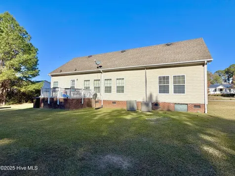 2917 Laurel Ridge Lane Kinston NC 28504
