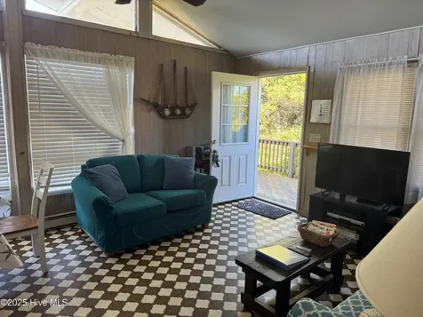 102 Lawrence Street Emerald Isle NC 28594
