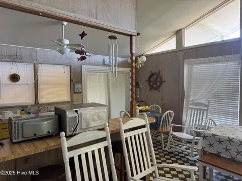 102 Lawrence Street Emerald Isle NC 28594