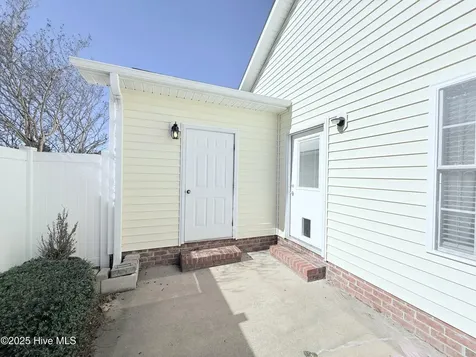 2050 Briarwood Drive Kinston NC 28501
