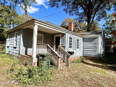 704 Prince Street Laurinburg NC 28352