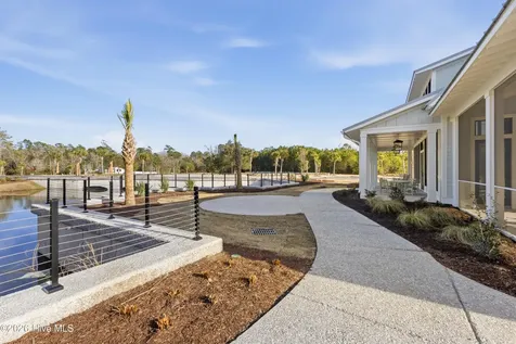 548 Glitter Bay Loop Shallotte NC 28470