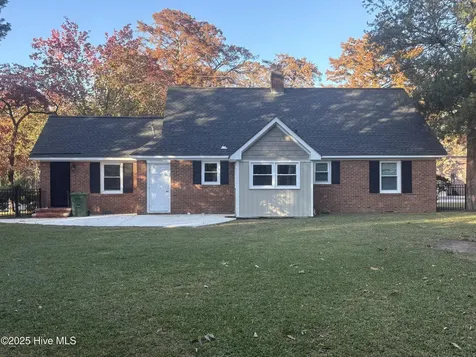 301 River Road Washington NC 27889