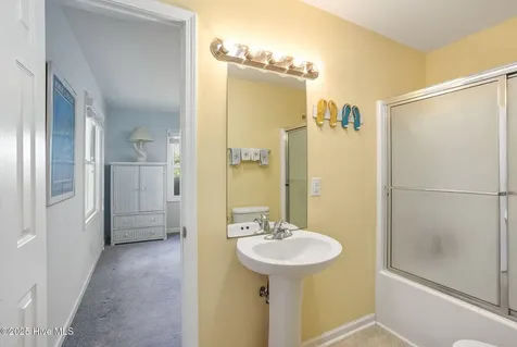 3904 Emerald Drive Emerald Isle NC 28594