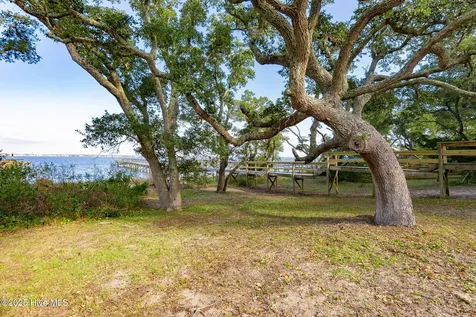 3904 Emerald Drive Emerald Isle NC 28594